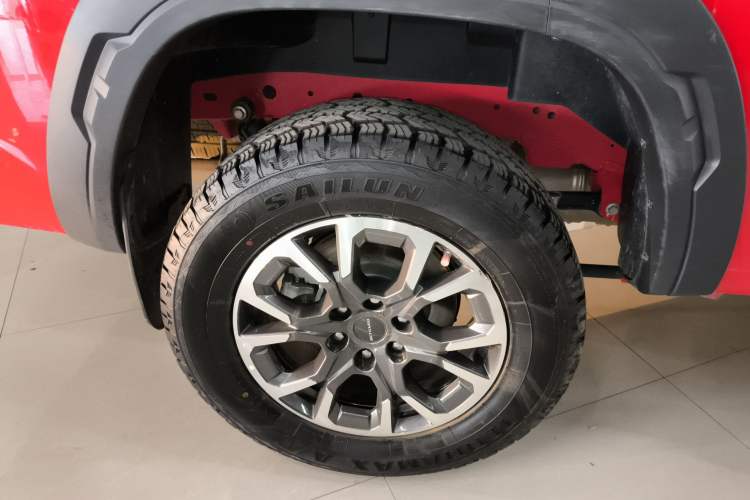 Used SAIC MAXUS Xingji 2023 Starry H 2.0T Automatic Diesel Dual-Turbo All-Wheel Drive Luxury Edition Long Wheelbase Right Rear Wheel Hub