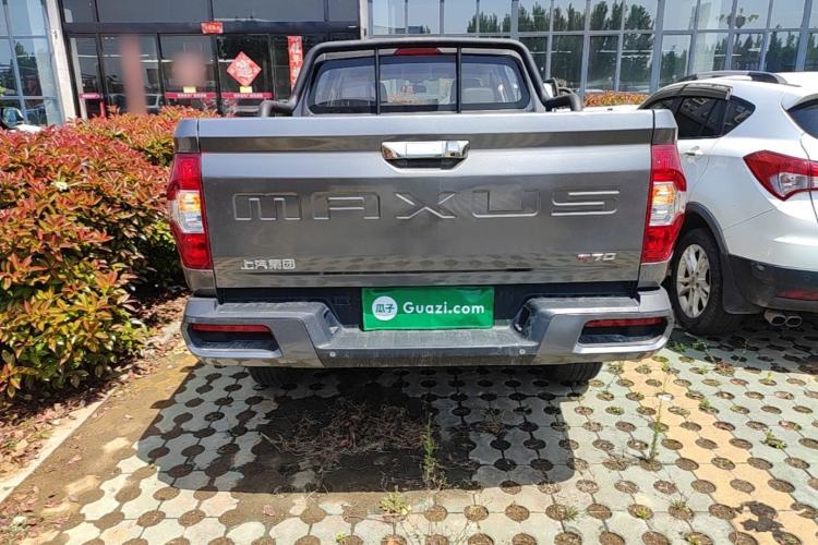 Used SAIC MAXUS Xingji 2023 Starry L 2.0T Diesel Manual Two-Wheel-Drive Elite Edition Flatbed Rear