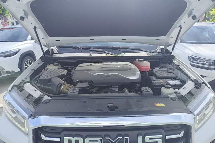 Used SAIC MAXUS Xingji 2023 Starry R 2.0T Automatic Diesel 2WD Luxury Edition Long-Box Model Engine Bay
