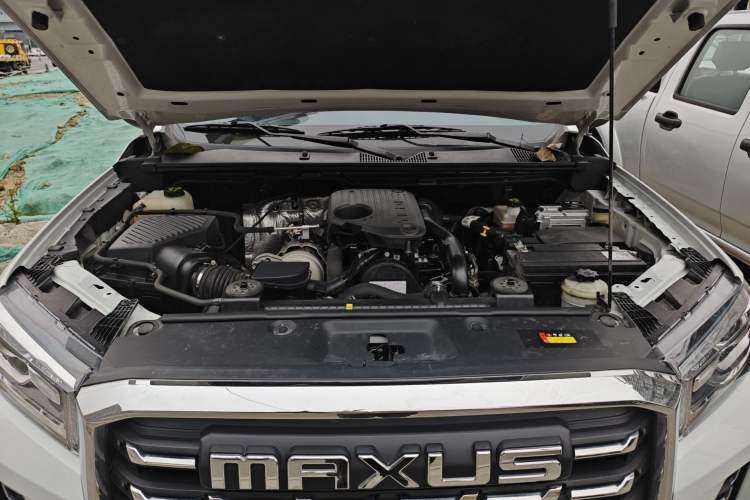 Used SAIC MAXUS Xingji 2023 Starry L 2.0T Diesel Automatic 4x4 Elite Edition Long Bed Engine Bay