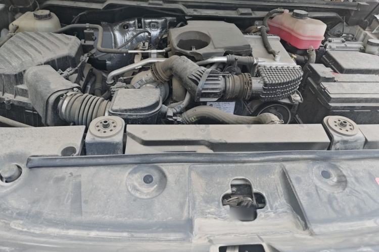 Used SAIC MAXUS Xingji  Engine Bay
