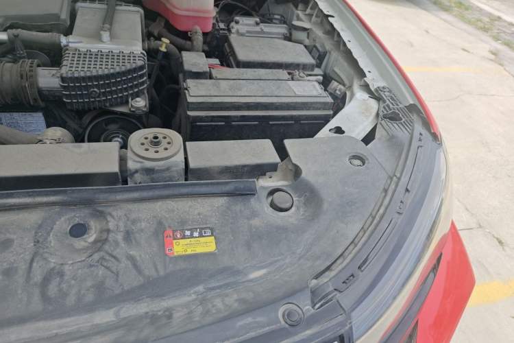 Used SAIC MAXUS Xingji  Engine Bay Left