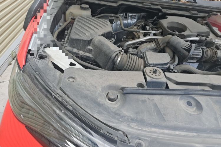 Used SAIC MAXUS Xingji  Engine Bay Right