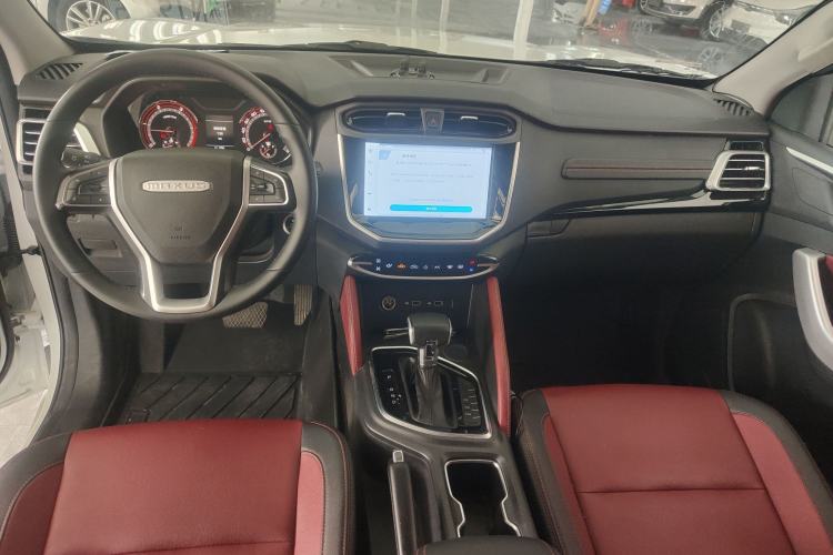 Used SAIC MAXUS Xingji 2023 Starry L 2.0T Diesel Automatic 2WD Elite Edition Long Bed Interior 1