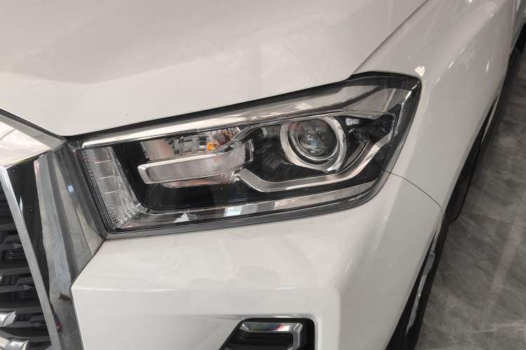Used SAIC MAXUS Xingji 2023 Starry L 2.0T Diesel Automatic 2WD Elite Edition Long Bed Left Front Headlight