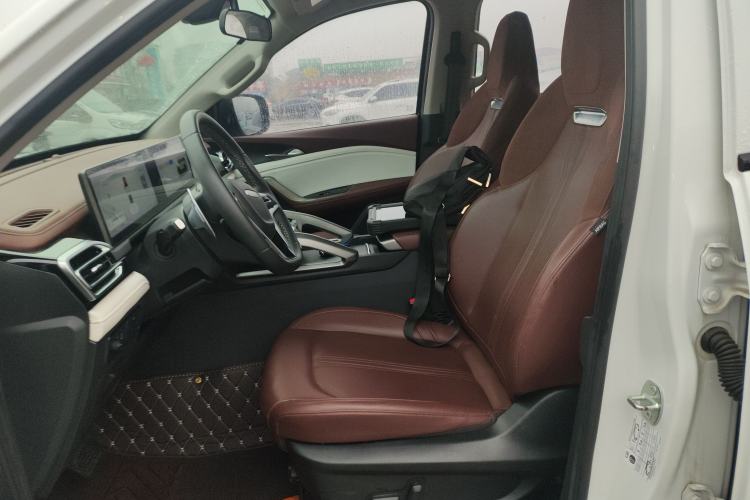 Used SAIC MAXUS Xingji 2023 Starry H 2.0T Automatic Diesel Dual-Turbo All-Wheel Drive Luxury Edition Long Wheelbase Left Front Seat