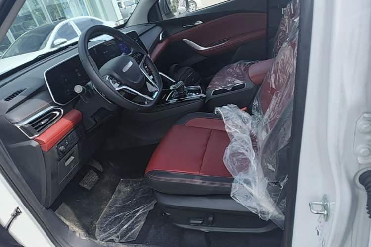 Used SAIC MAXUS Xingji 2023 Starry R 2.0T Automatic Diesel 2WD Luxury Edition Long-Box Model Left Front Seat