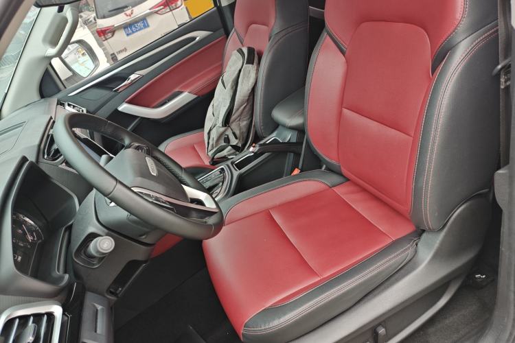 Used SAIC MAXUS Xingji 2023 Starry L 2.0T Diesel Automatic 4x4 Elite Edition Long Bed Left Front Seat