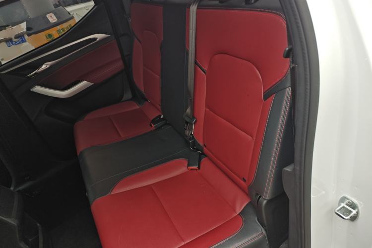 Used SAIC MAXUS Xingji 2023 Starry L 2.0T Diesel Automatic 4x4 Elite Edition Long Bed Left Rear Seat