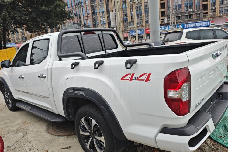 Used SAIC MAXUS Xingji 2023 Starry L 2.0T Diesel Automatic 4x4 Elite Edition Long Bed Left Side