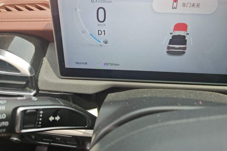 Used SAIC MAXUS Xingji  Odometer Close Up