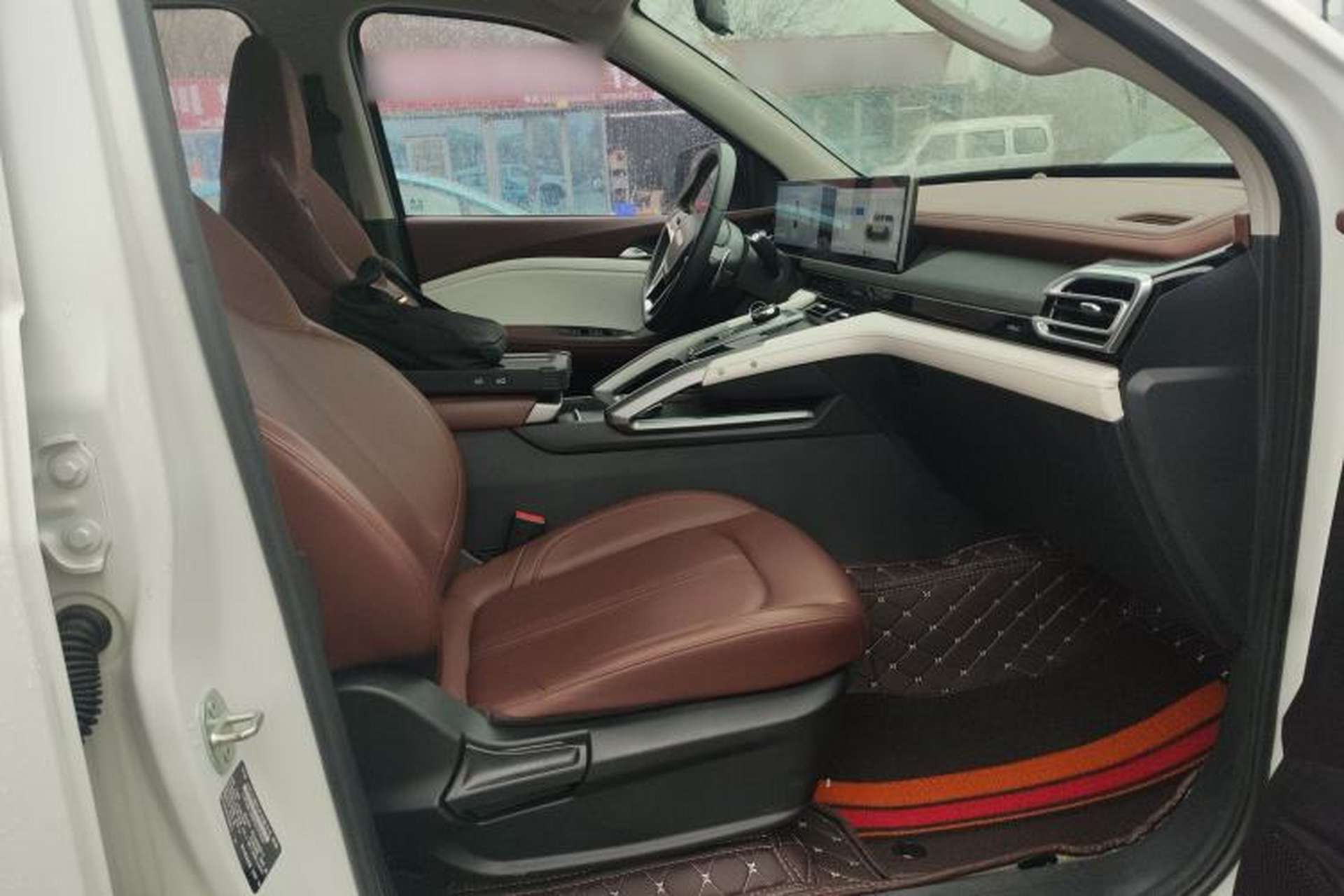 Used SAIC MAXUS Xingji 2023 Starry H 2.0T Automatic Diesel Dual-Turbo All-Wheel Drive Luxury Edition Long Wheelbase Right Front Seat