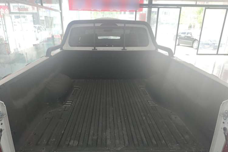 Used SAIC MAXUS Xingji 2023 Starry L 2.0T Diesel Automatic 2WD Elite Edition Long Bed Trunk