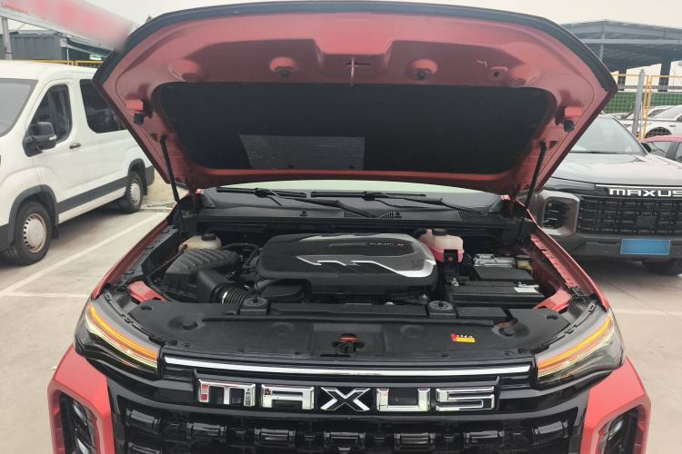 Used SAIC MAXUS Xingji 2023 Starry H 2.0T Automatic Diesel Dual-Turbo All-Wheel Drive Luxury Edition Standard Wheelbase Engine Bay