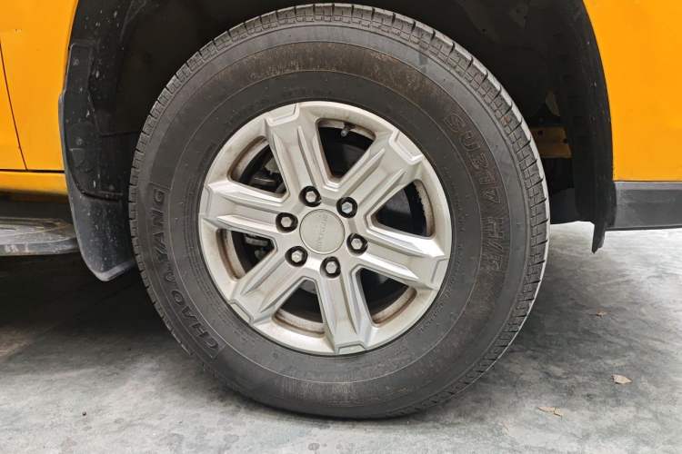Used SAIC MAXUS Xingji 2023 Starry L 2.0T Diesel Manual Two-Wheel-Drive Elite Edition Long Bed Exterior 7