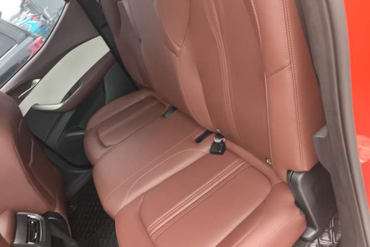 Used SAIC MAXUS Xingji 2023 Starry H 2.0T Automatic Diesel Dual-Turbo All-Wheel Drive Luxury Edition Standard Wheelbase Left Rear Seat