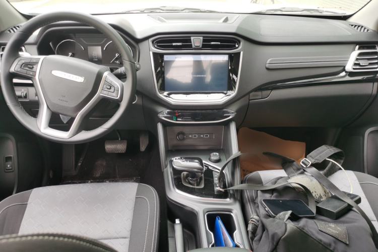 Used SAIC MAXUS Xingji 2026 Starry L 2.0T Diesel Automatic 4x4 Luxury Long Box Center Console