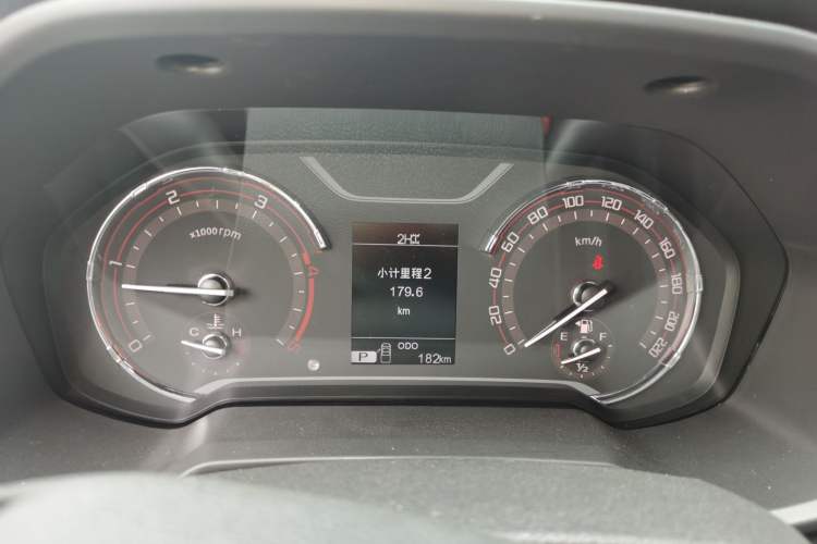 Used SAIC MAXUS Xingji 2026 Starry L 2.0T Diesel Automatic 4x4 Luxury Long Box Instrument Cluster