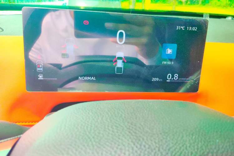 Used SAIC MAXUS Xingji 2027 Starry L 2.5T Diesel Manual 2WD Elite Edition Standard Wheelbase Instrument Cluster