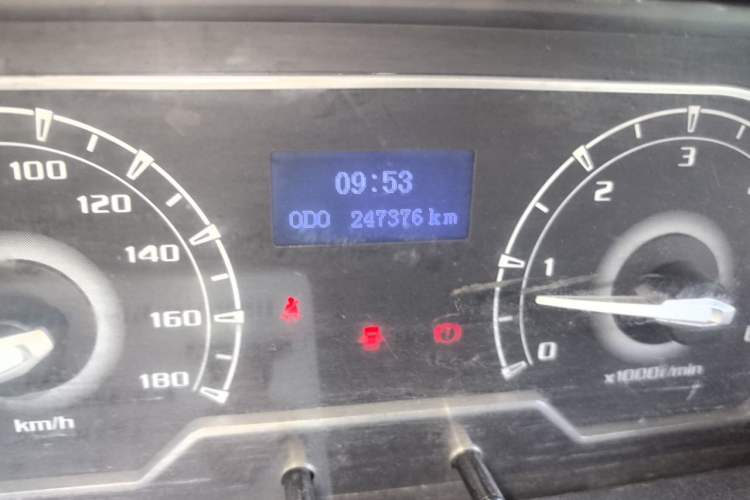 Used SAIC MAXUS Xingji X  Odometer Close Up