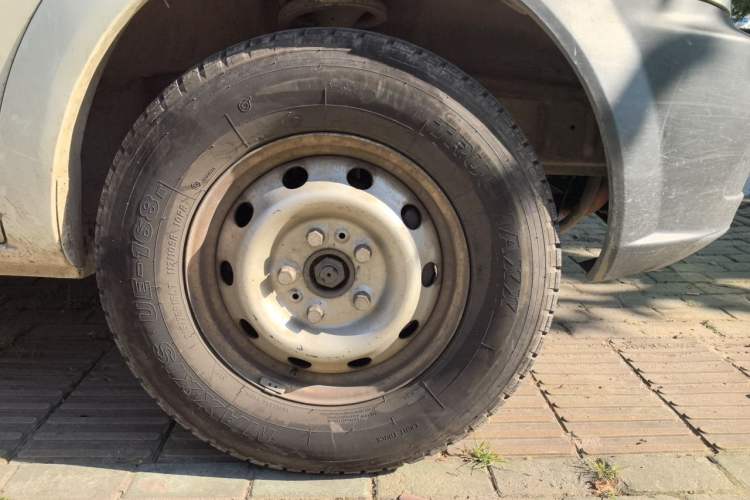 Used SAIC MAXUS Xingji X  Right Front Wheel Hub