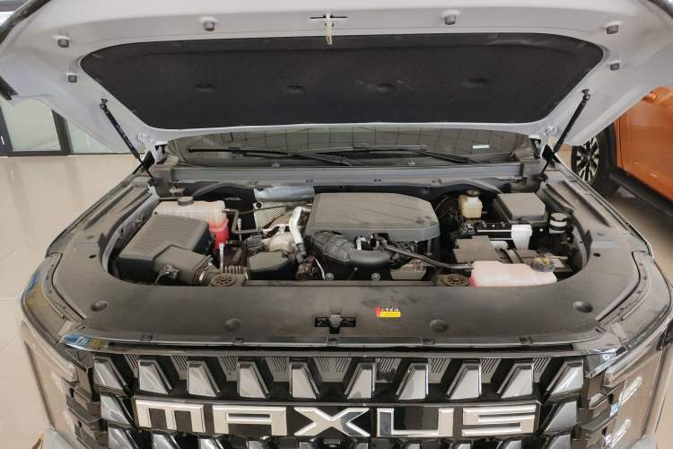 Used SAIC MAXUS Xingji X 2025 2.5T Luxury Edition Engine Bay