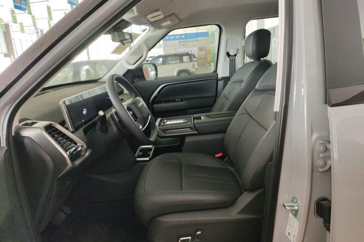 Used SAIC MAXUS Xingji X 2025 2.5T Luxury Edition Left Front Seat