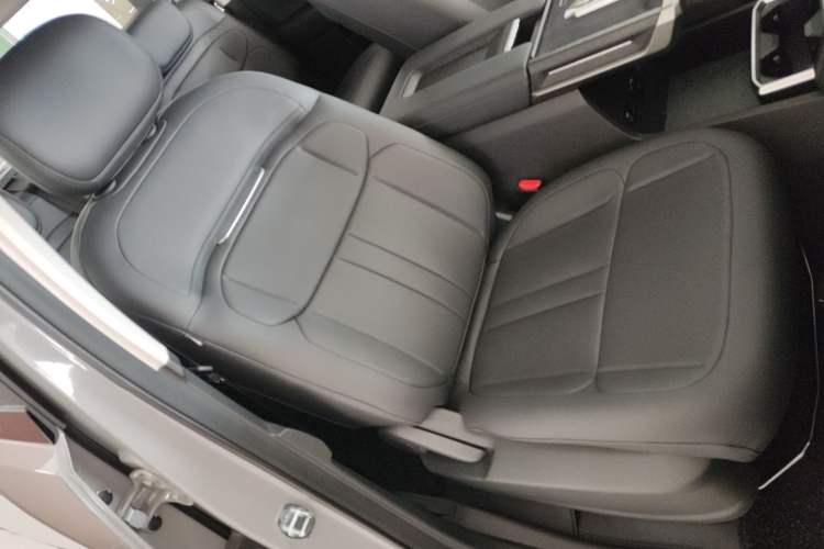 Used SAIC MAXUS Xingji X 2025 2.5T Luxury Edition Right Front Seat