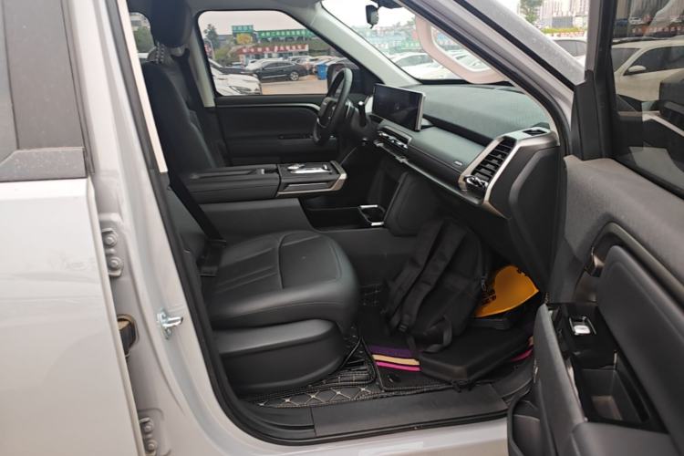 Used SAIC MAXUS Xingji X 2025 2.5T Luxury Edition Right Front Seat