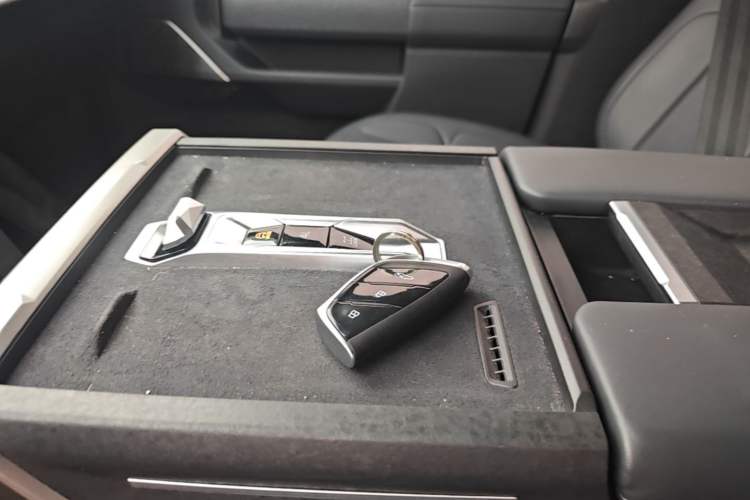 Used SAIC MAXUS Xingji X 2025 2.5T Luxury Edition Vehicle Key