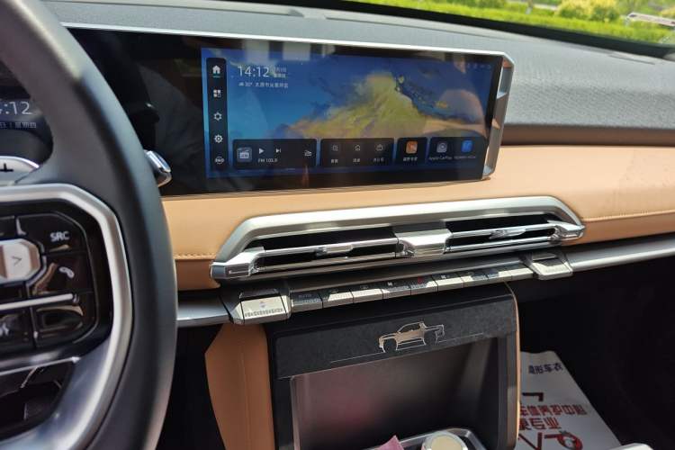 Used SAIC MAXUS Xingji X 2025 2.5T Luxury Edition Audio And AC Panel
