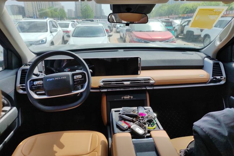 Used SAIC MAXUS Xingji X 2025 2.5T Luxury Edition Center Console