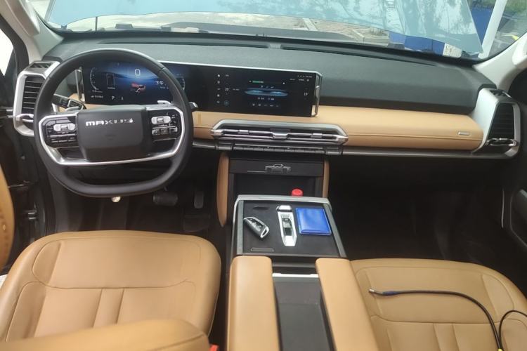 Used SAIC MAXUS Xingji X 2025 2.5T Elite Edition Center Console