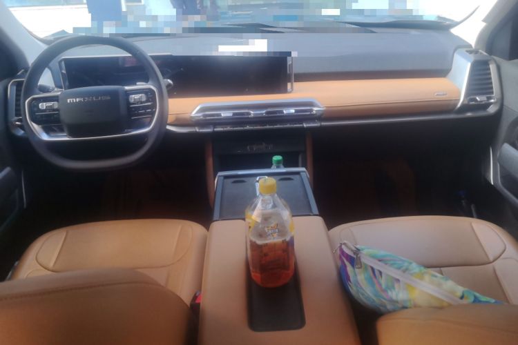 Used SAIC MAXUS Xingji X 2025 2.5T Luxury Edition Center Console