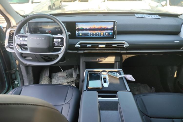 Used SAIC MAXUS Xingji X 2025 2.5T Luxury Edition Center Console