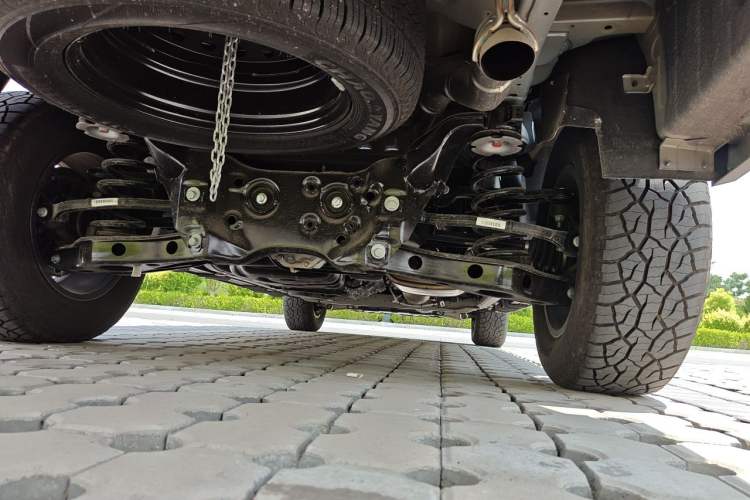 Used SAIC MAXUS Xingji X 2025 2.5T Luxury Edition Chassis Rear