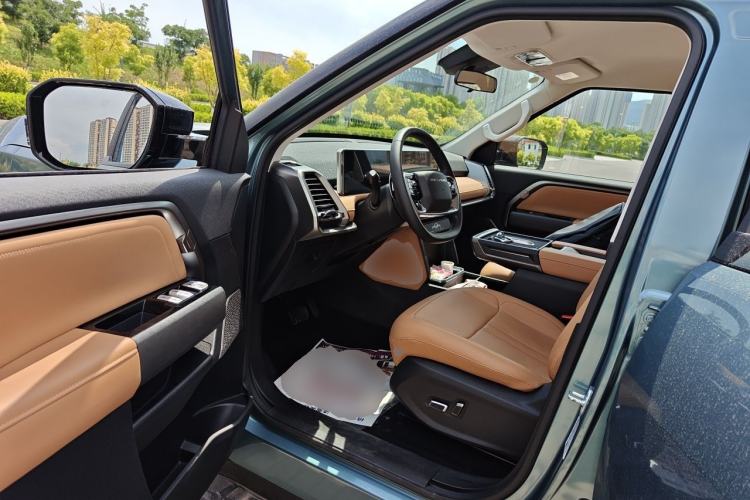 Used SAIC MAXUS Xingji X 2025 2.5T Luxury Edition Driver Seat