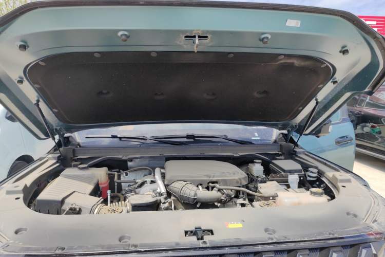 Used SAIC MAXUS Xingji X 2025 2.5T Luxury Edition Engine Bay