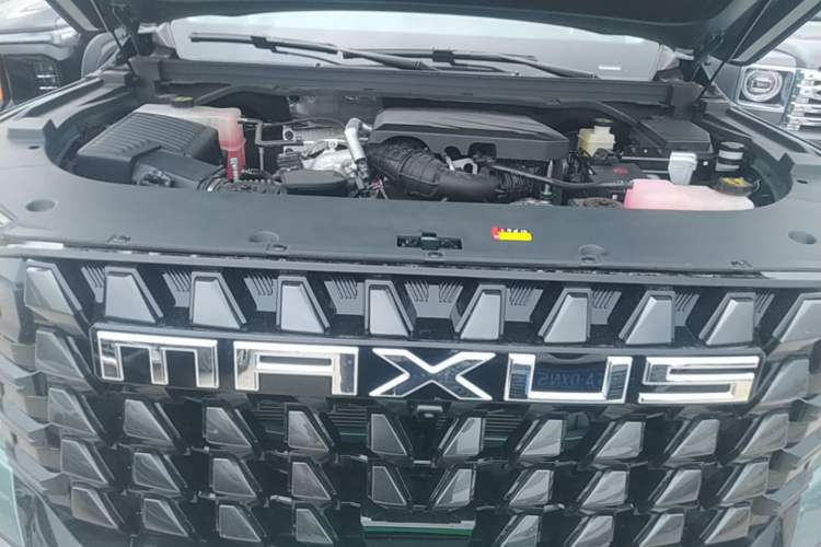 Used SAIC MAXUS Xingji X 2025 2.5T Luxury Edition Engine Bay