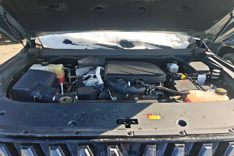 Used SAIC MAXUS Xingji X 2025 2.5T Luxury Edition Engine Bay