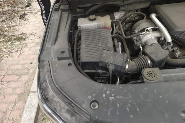 Used SAIC MAXUS Xingji X 2025 2.5T Elite Edition Engine Bay Right