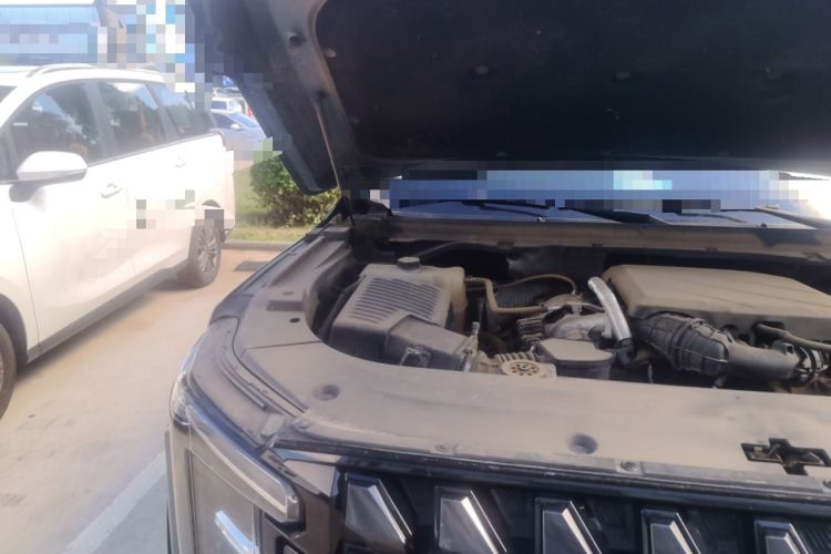 Used SAIC MAXUS Xingji X 2025 2.5T Luxury Edition Engine Bay Right