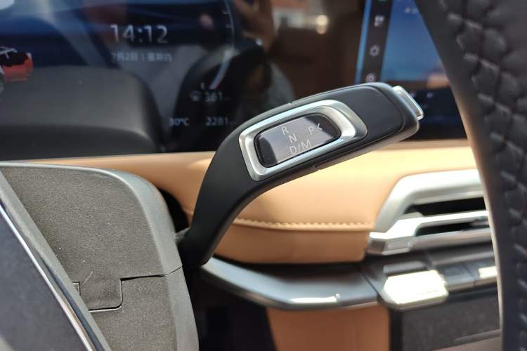 Used SAIC MAXUS Xingji X 2025 2.5T Luxury Edition Gear Lever