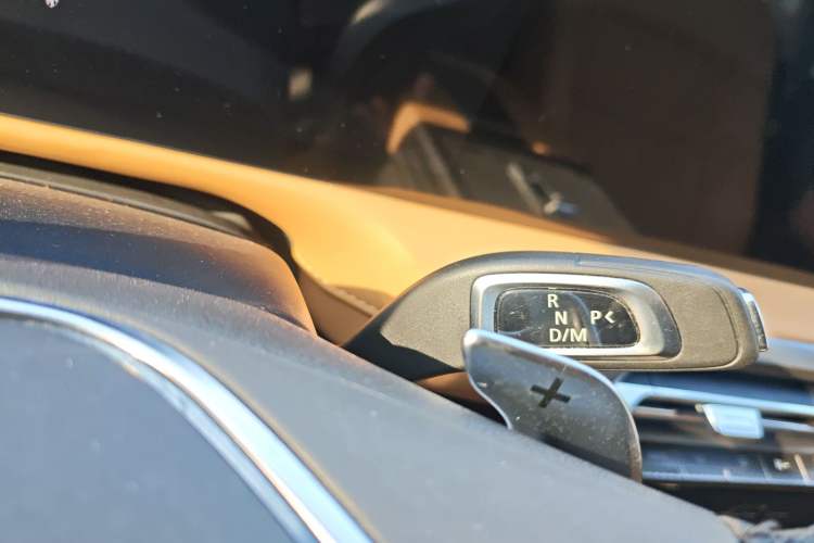 Used SAIC MAXUS Xingji X 2025 2.5T Luxury Edition Gear Lever