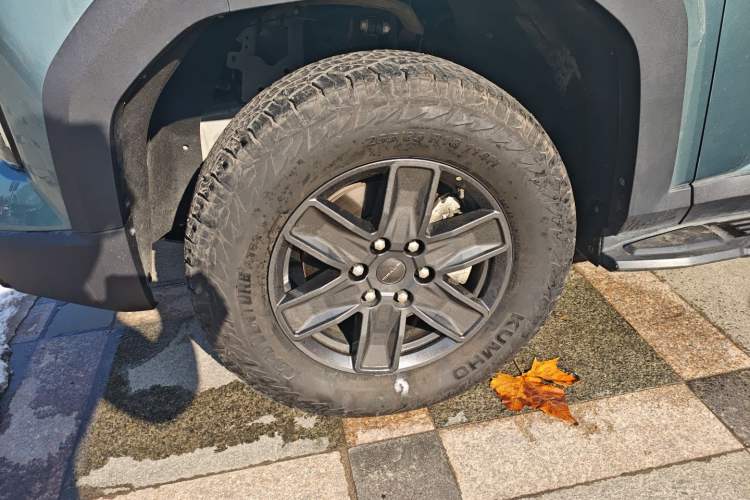 Used SAIC MAXUS Xingji X 2025 2.5T Luxury Edition Left Front Wheel Hub