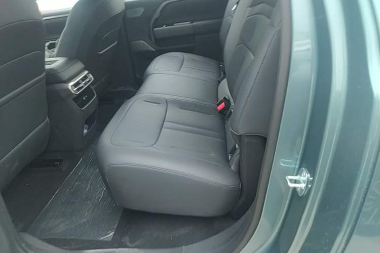 Used SAIC MAXUS Xingji X 2025 2.5T Luxury Edition Left Rear Seat