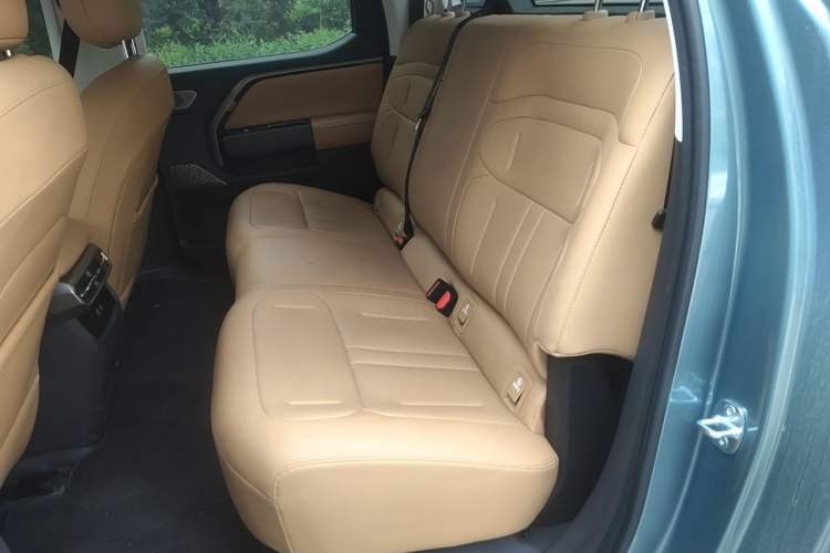 Used SAIC MAXUS Xingji X 2025 2.5T Elite Edition Left Rear Seat