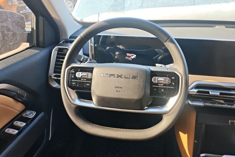 Used SAIC MAXUS Xingji X 2025 2.5T Luxury Edition Steering Wheel