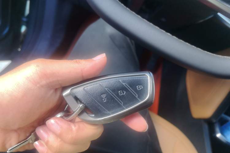 Used SAIC MAXUS Xingji X 2025 2.5T Luxury Edition Vehicle Key
