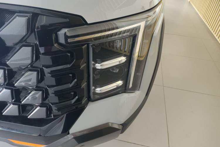 Used SAIC MAXUS Xingji X 2025 2.5T Luxury Edition Left Front Headlight
